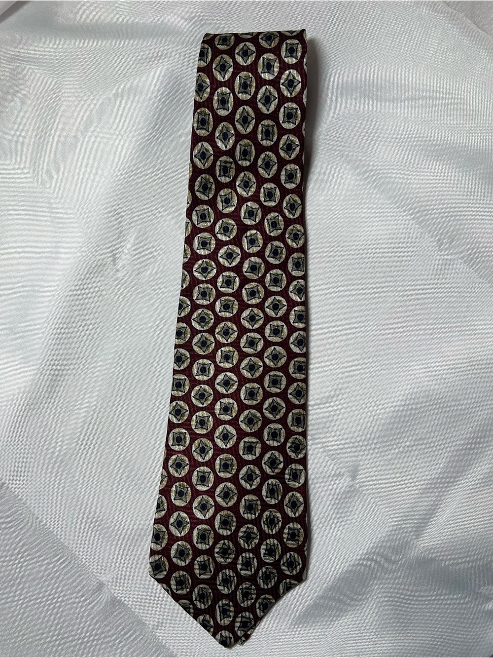 Vintage Stonehenge Men’s Silk Tie Burgundy Geometric Medallion 90s USA